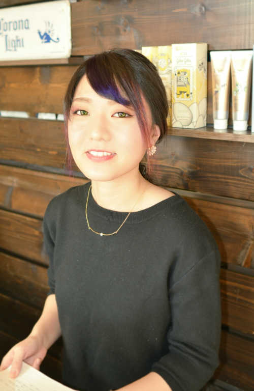 スタイリスト山中麻莉菜